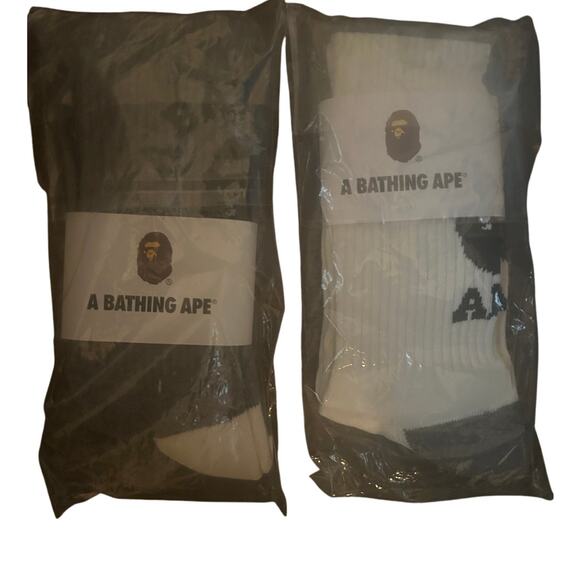 New in Package 2 Pair Bathing Ape Men's Crew Socks Gray/White Size Large - Picture 1 of 2